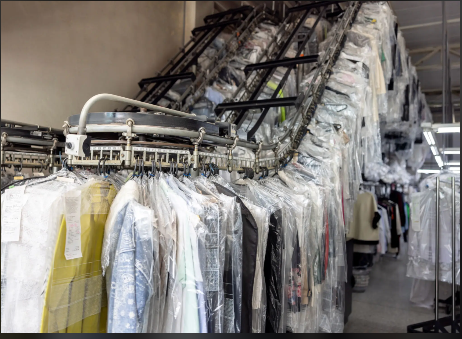 Garments travelling on an overhead handling system